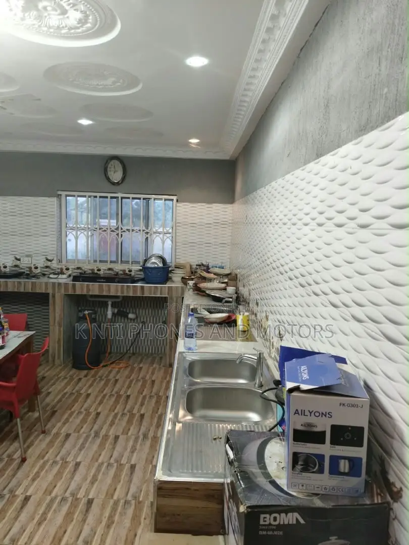 Furnished 7bdrm House in Dr Kk 7Rooms Lux, Bosomtwe for rent in Bosomtwe