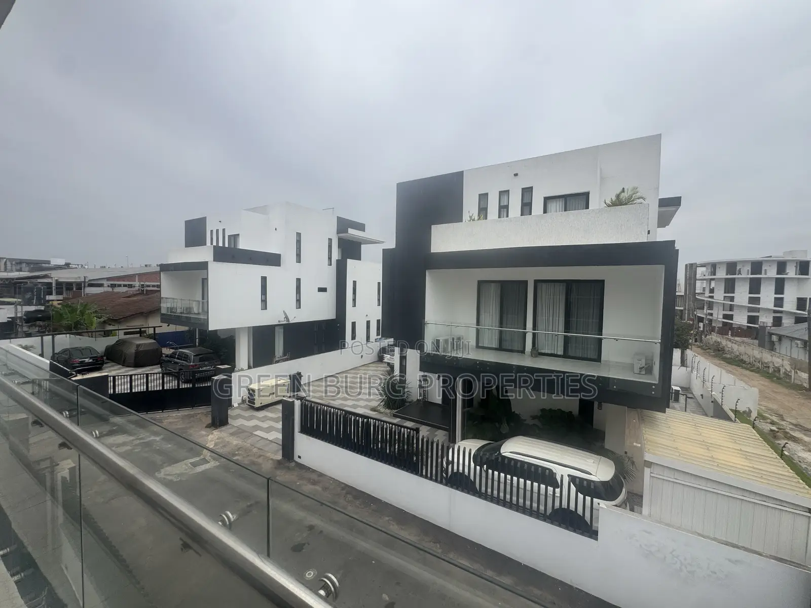 5bdrm House in Green, East Legon for sale in East Legon