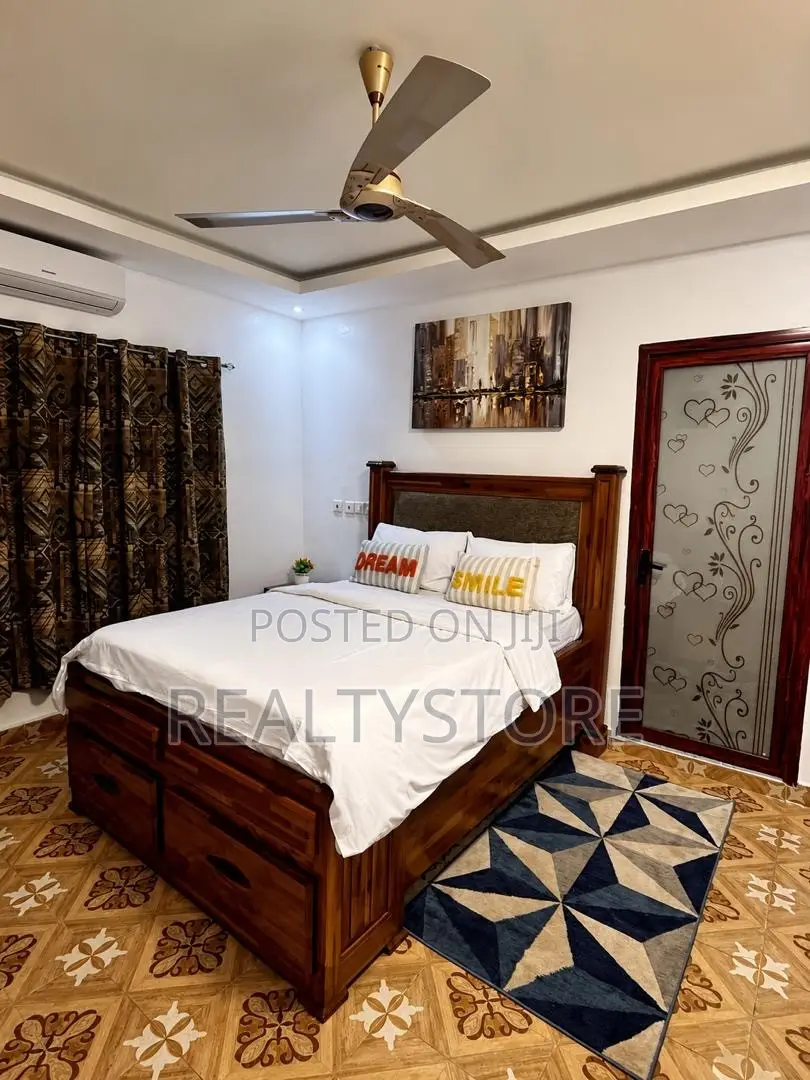 Furnished 4bdrm House in Estate, Accra Metropolitan for rent in Accra Metropolitan