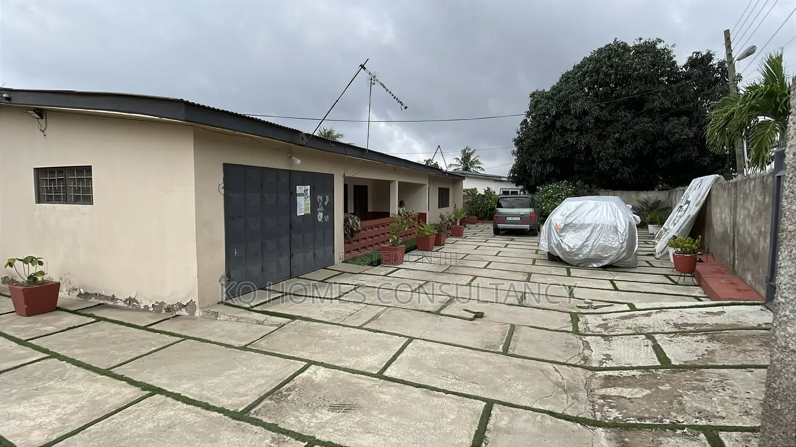 4bdrm House in Adom / Nungua for sale in Nungua