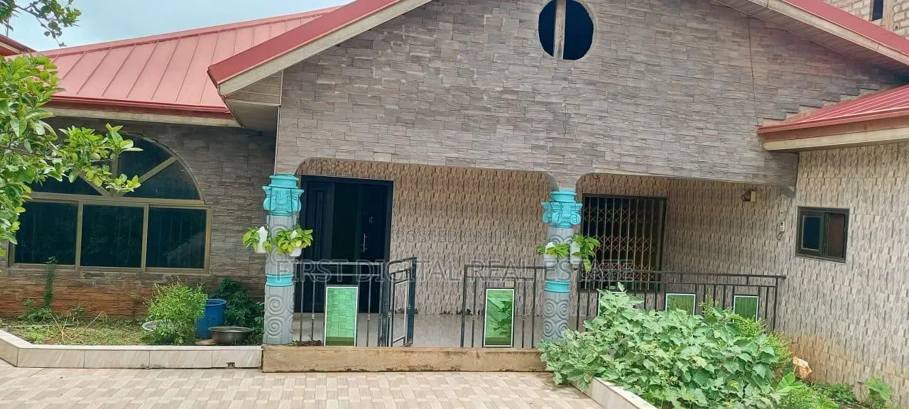 4bdrm Duplex in First Digital Real, West Hills Mall Area for rent in West Hills Mall Area