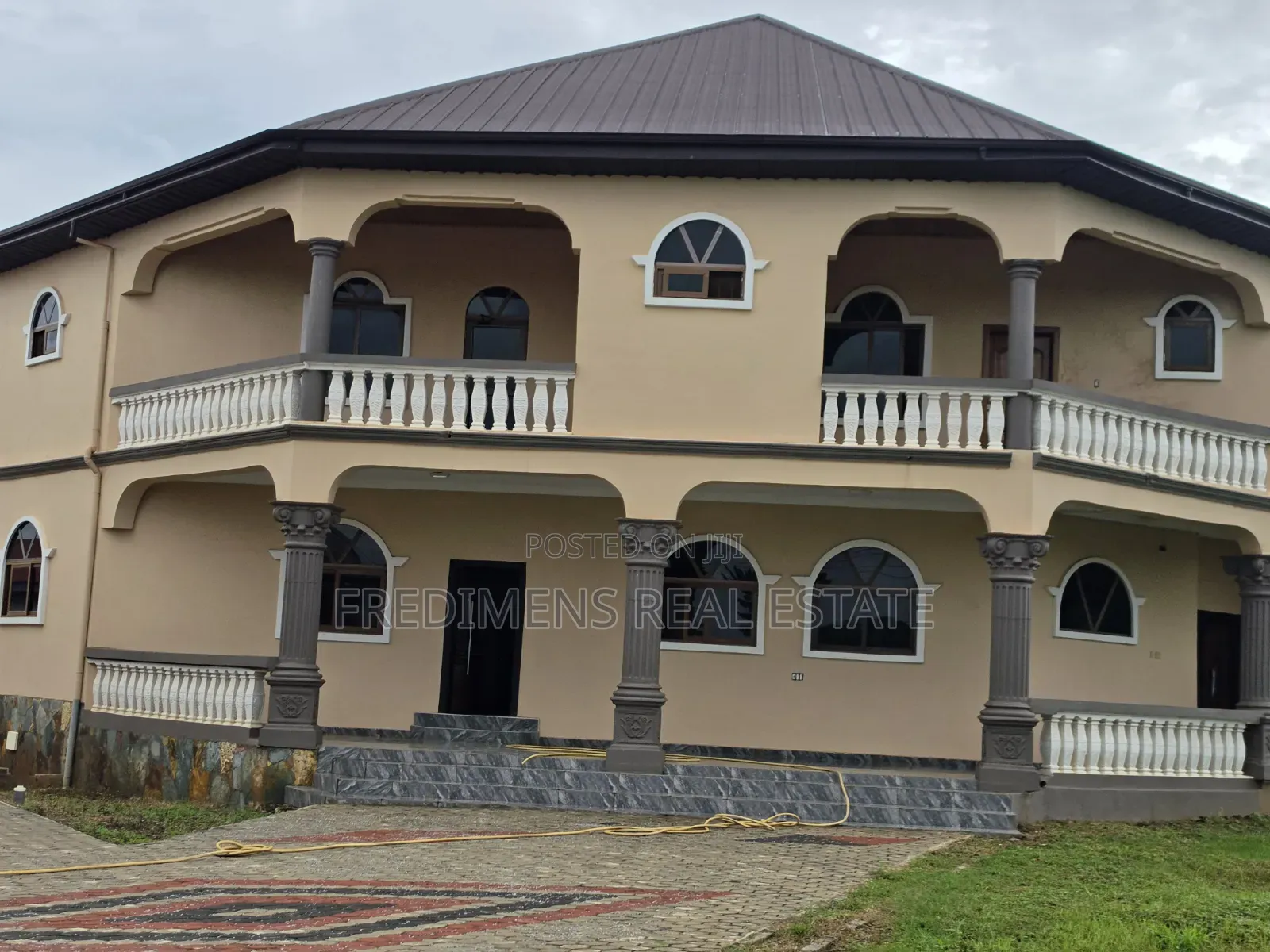 12bdrm House in Fredimens Real, Atwima Nwabiagya for sale in Atwima Nwabiagya