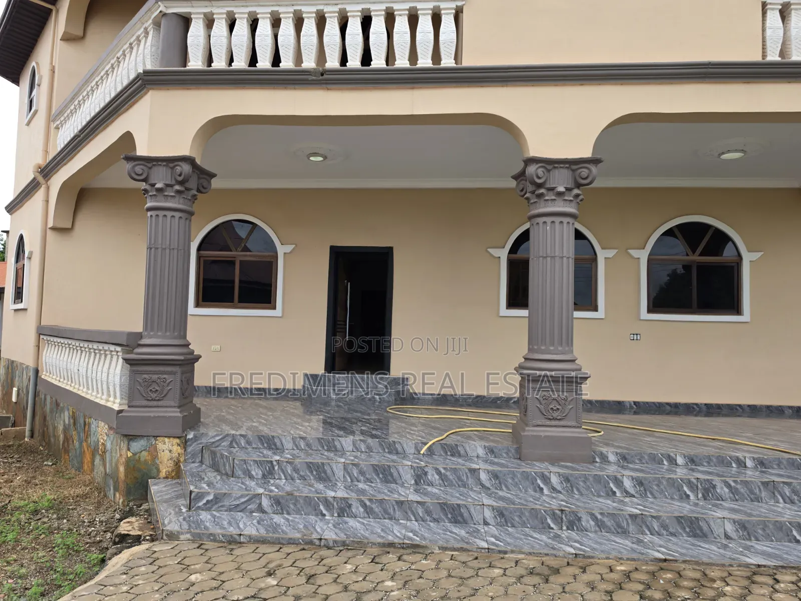 12bdrm House in Fredimens Real, Atwima Nwabiagya for sale in Atwima Nwabiagya