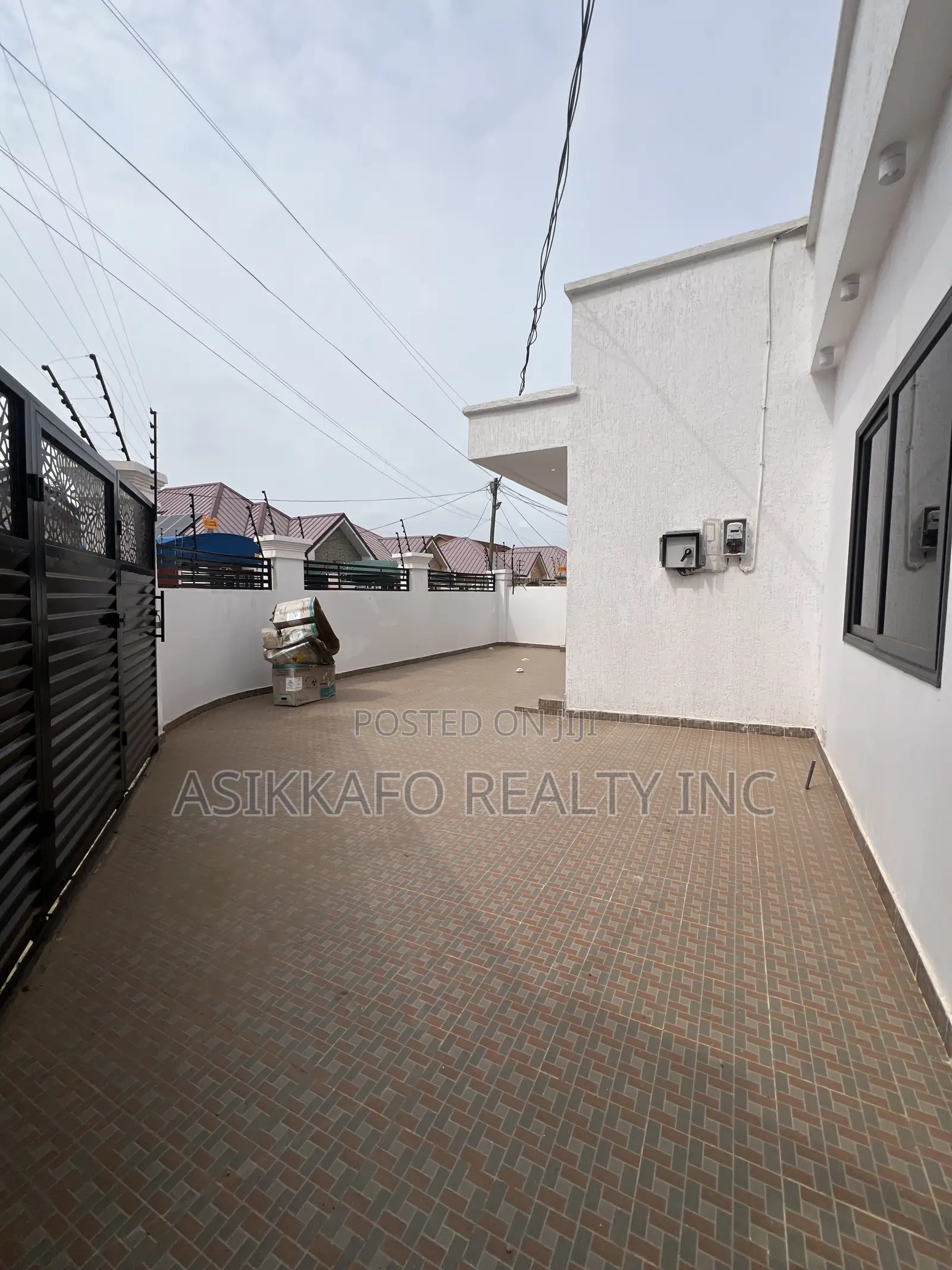 3bdrm House in Coastal Estate, Spintex for rent in Spintex