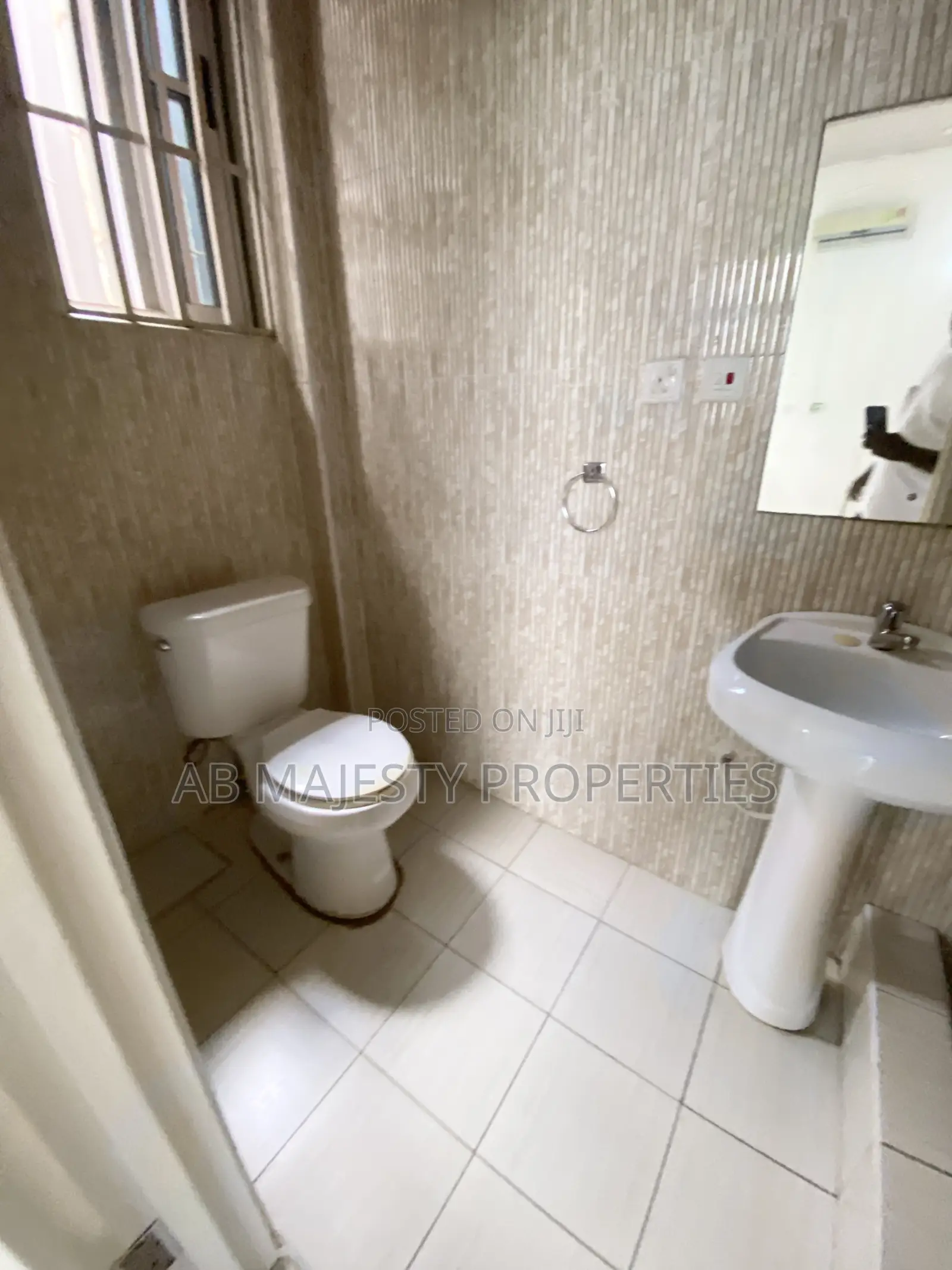 4bdrm Apartment in Ab Majesty, School Junction for rent in School Junction