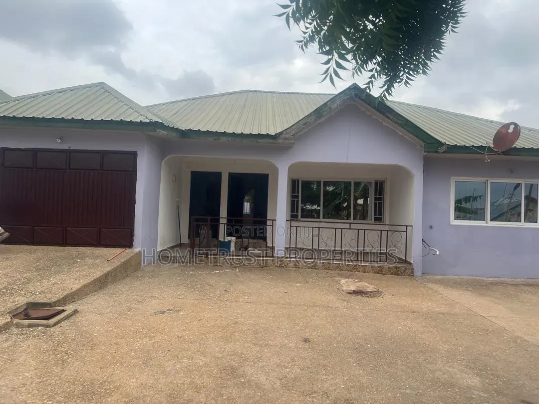 4bdrm House in Kwabenya Franco for rent in Kwabenya