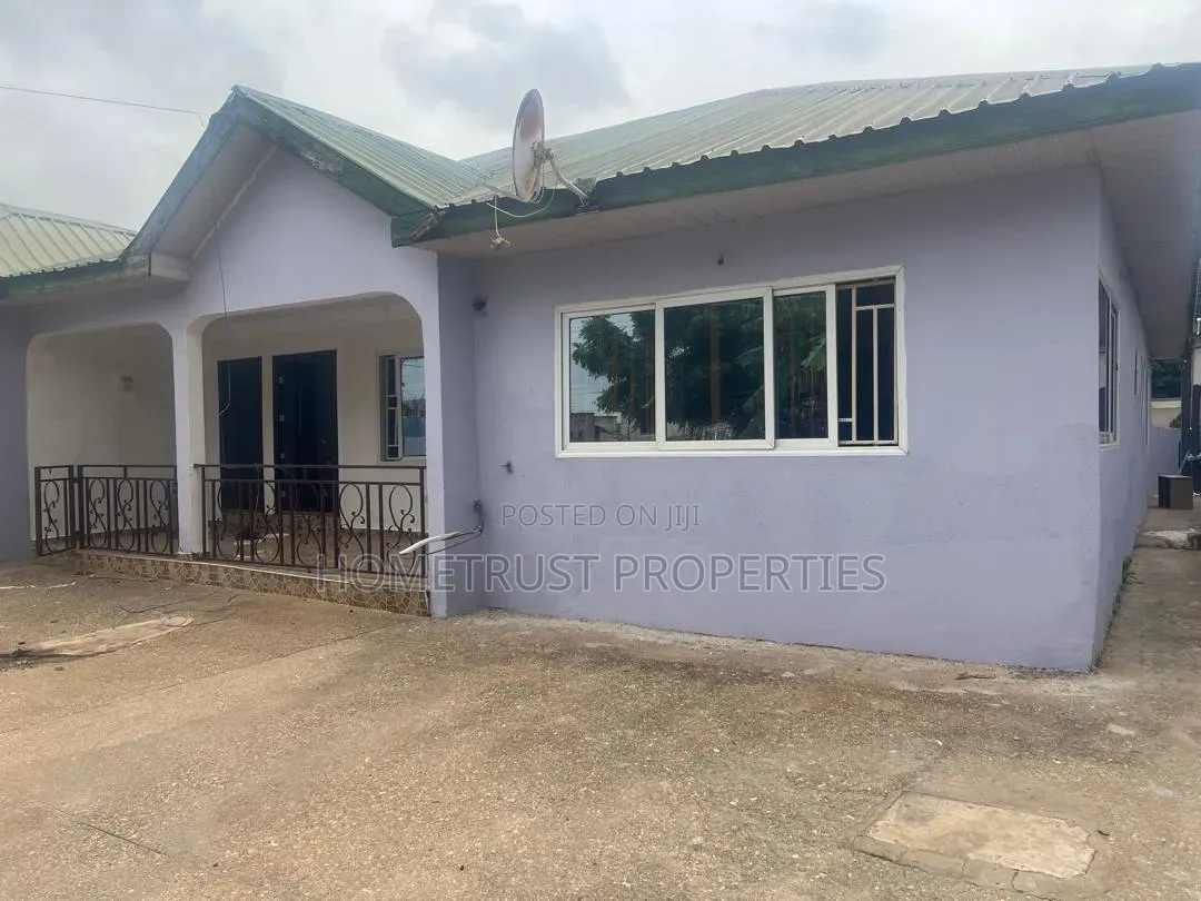 4bdrm House in Kwabenya Franco for rent in Kwabenya