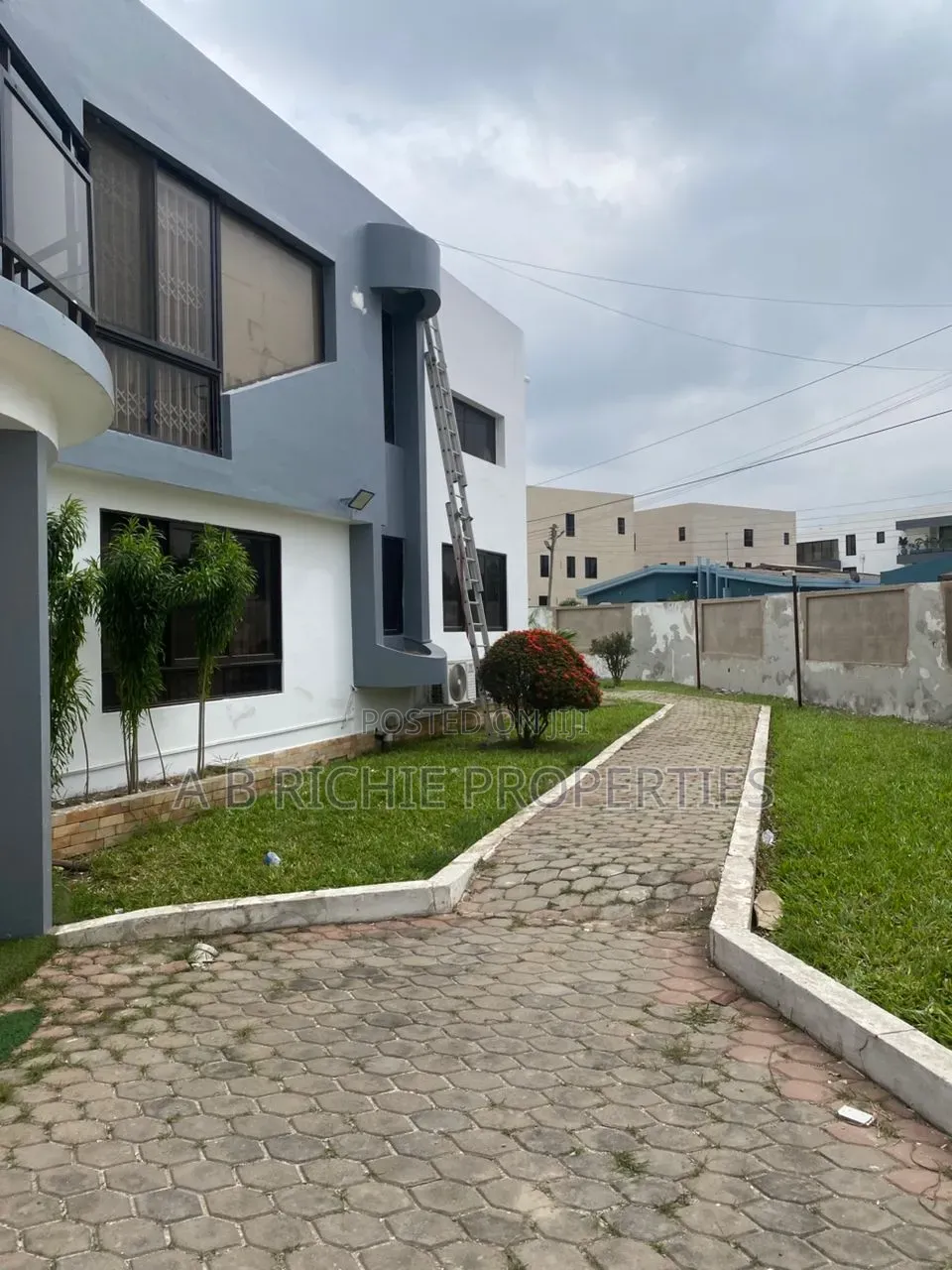 Office Space for Rent at Dzorwulu in Dzorwulu