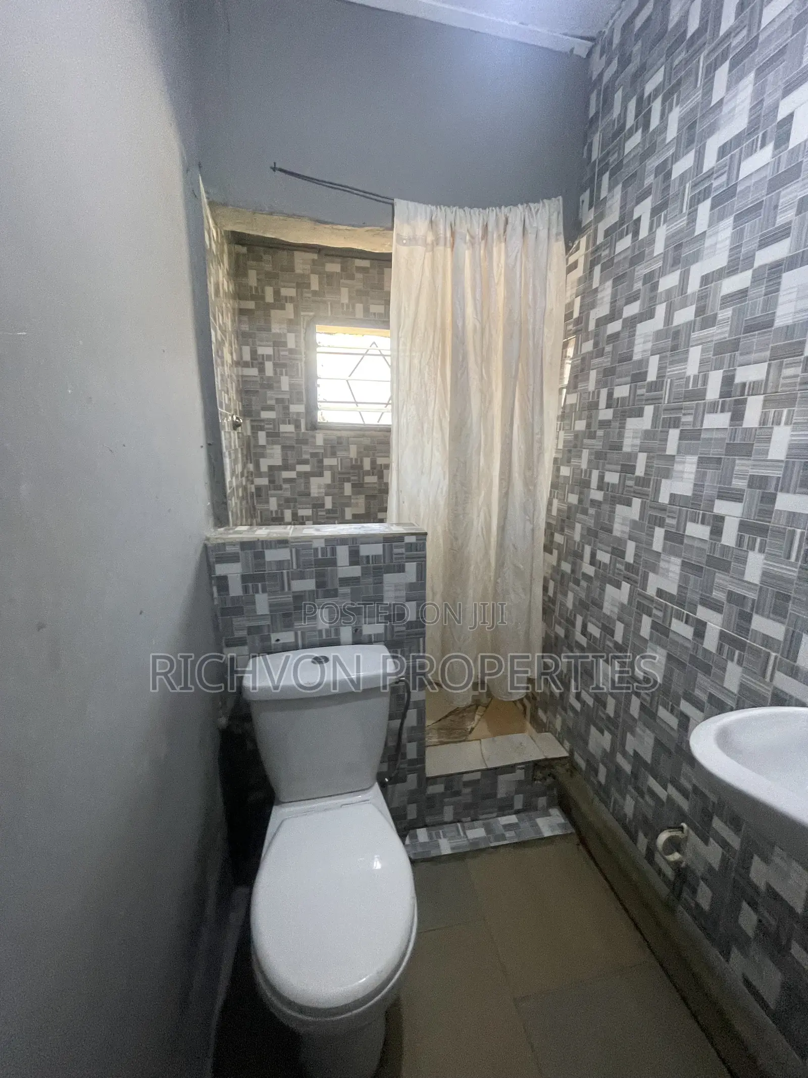 1bdrm Apartment in Richvon Properties, Baatsona Total for rent in Baatsona Total