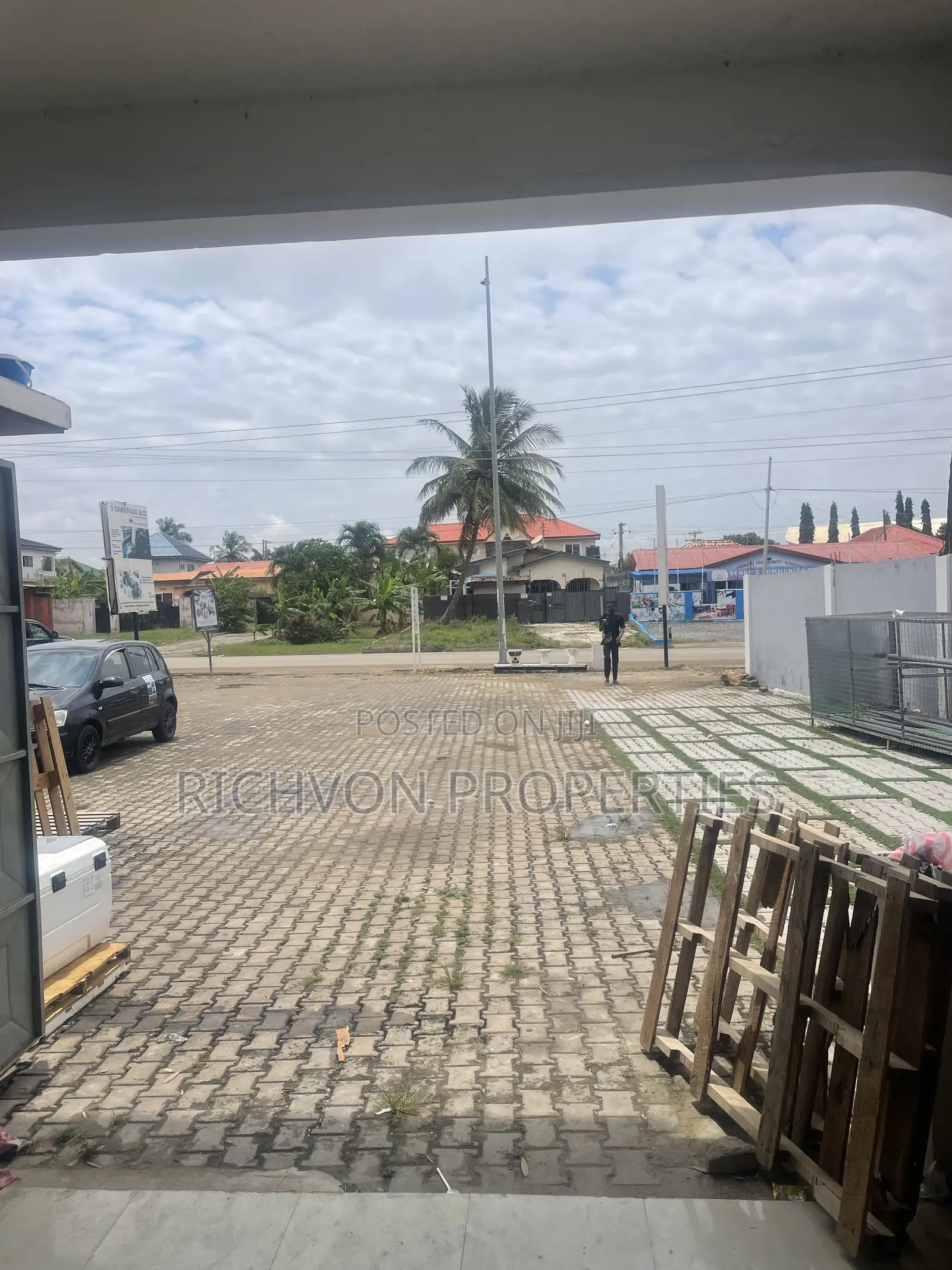 A Single Shop for Rent at Spintex Kotobabi in Baatsona Total