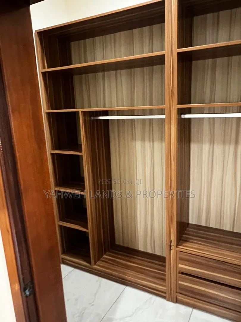 4bdrm House in Borteyman, Baatsona Total for rent in Baatsona Total