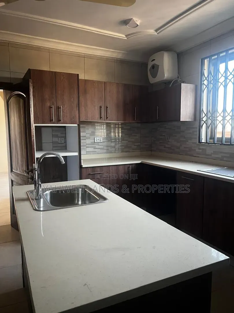 4bdrm House in Borteyman, Baatsona Total for rent in Baatsona Total