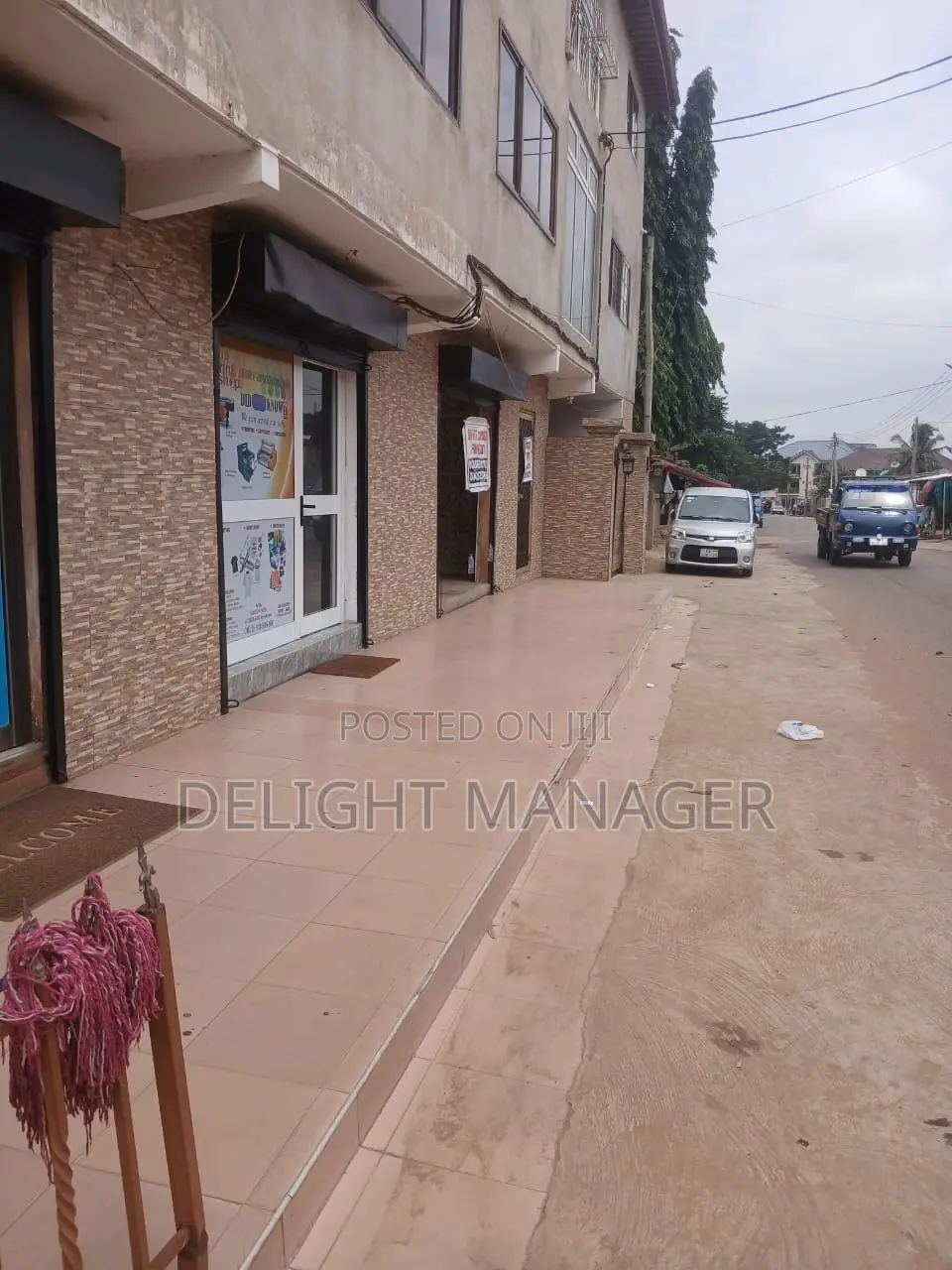 Shop for Rent at Darkuman in Darkuman
