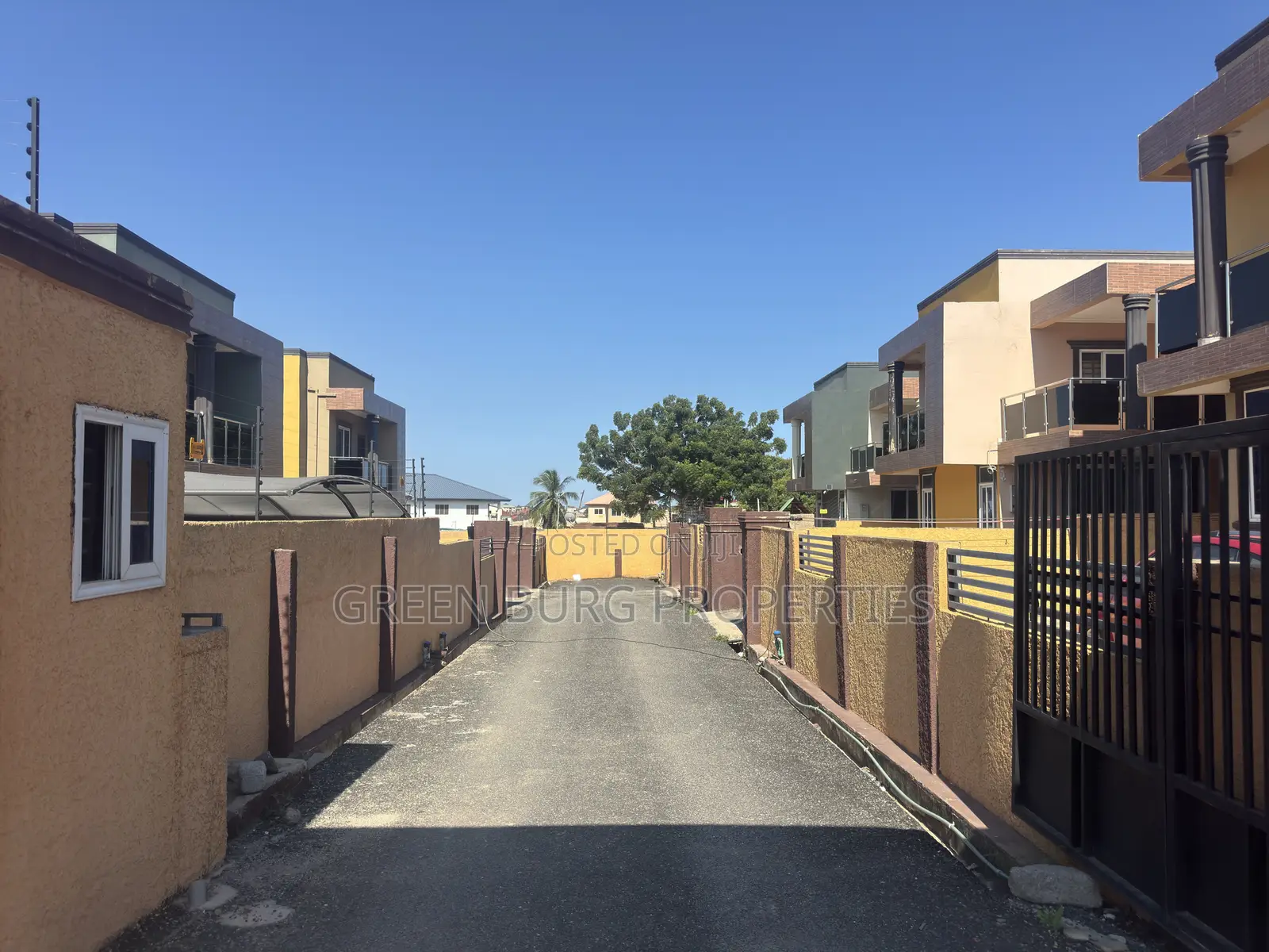4bdrm House in Green, Sakumono for sale in Sakumono
