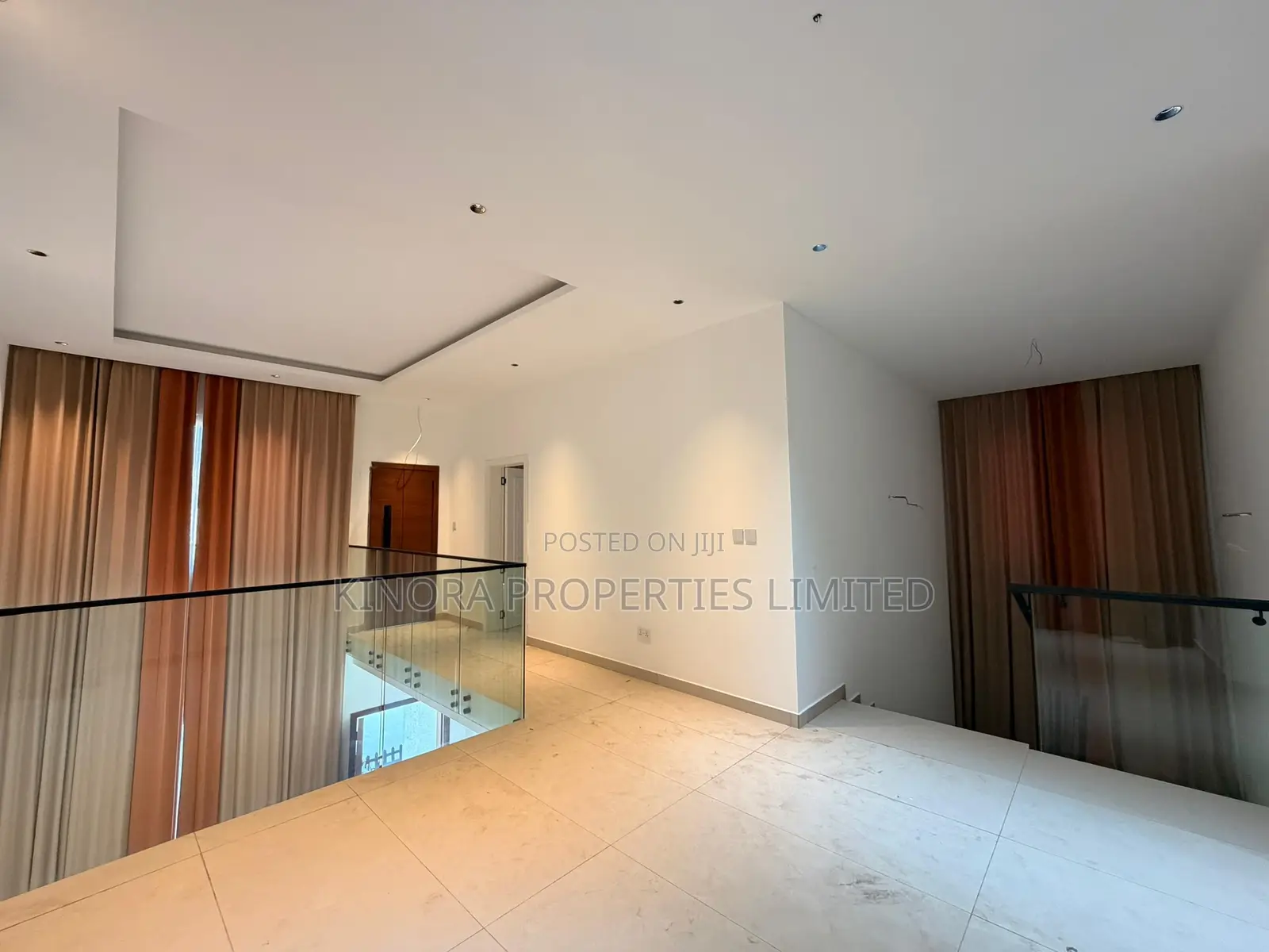 4bdrm Duplex in School Junction, Ashaley Botwe for rent in Ashaley Botwe