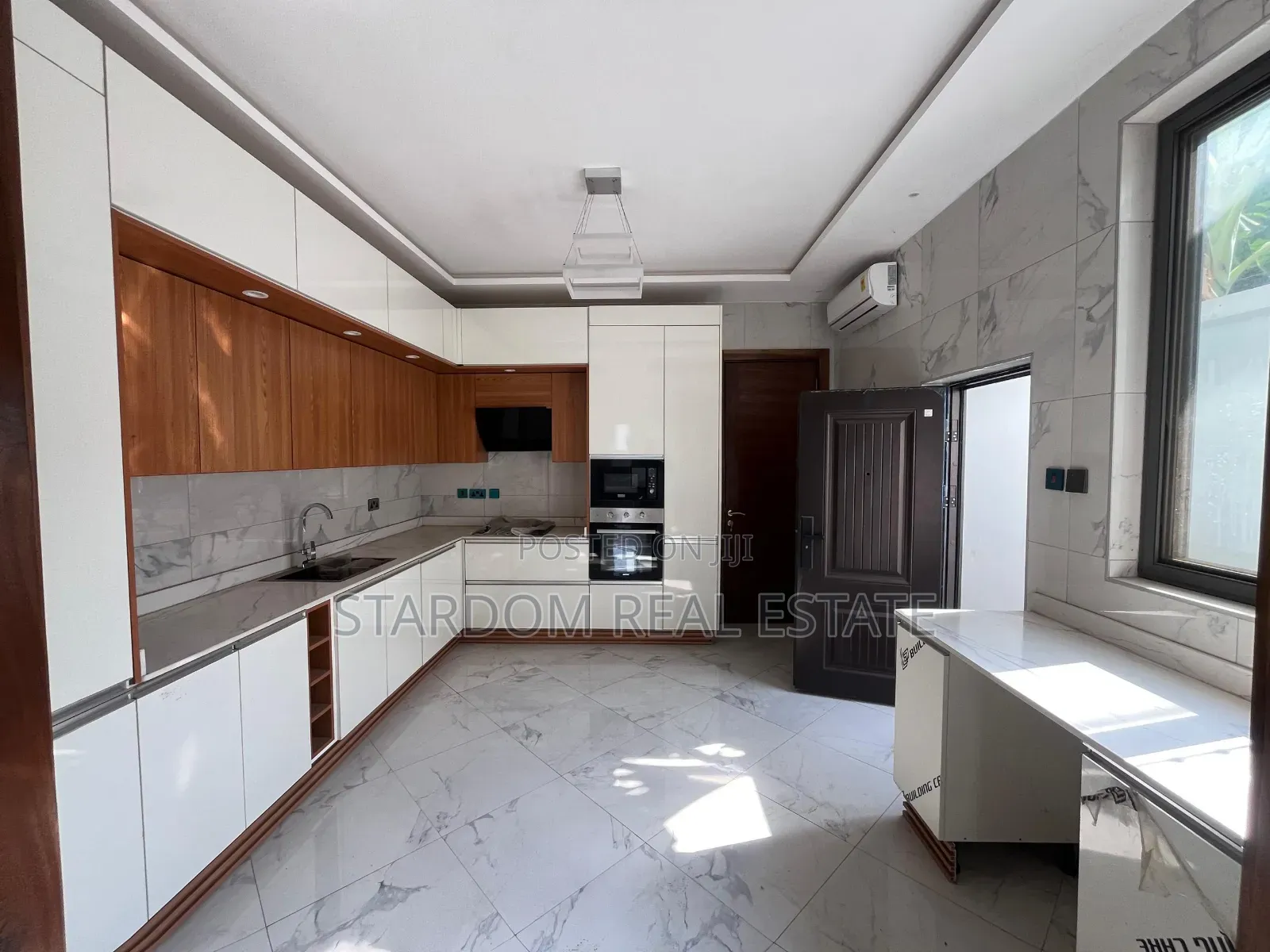 4bdrm Duplex in East Legon, American House for rent in American House