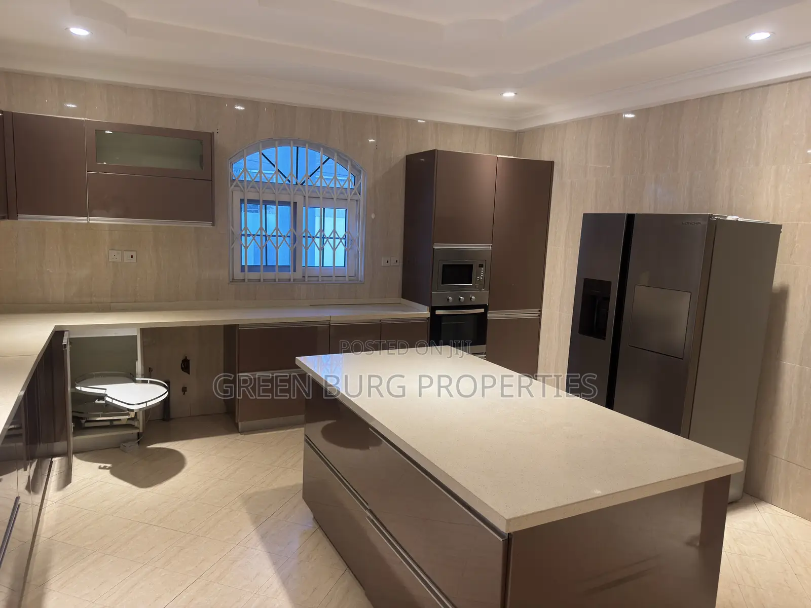 5bdrm House in Green, New Legon for rent in New Legon