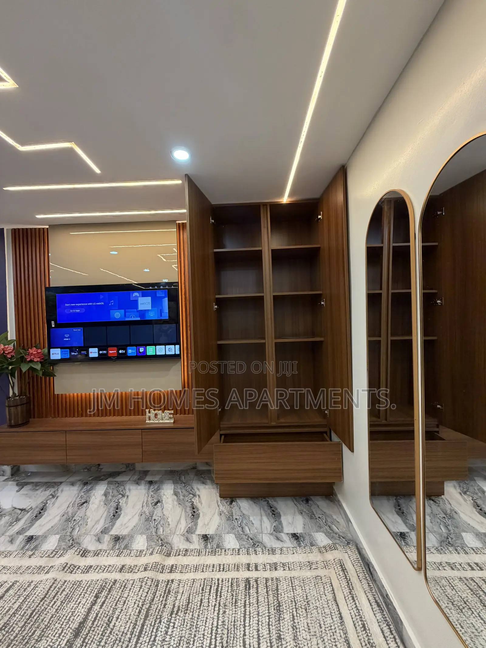 Luxury Furnished Studio for Short Stay – Tema Comm 25 in Community 25
