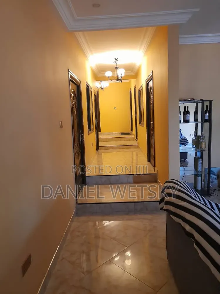 Furnished 4bdrm House in Anyaa Hayfron, Market for sale in Market