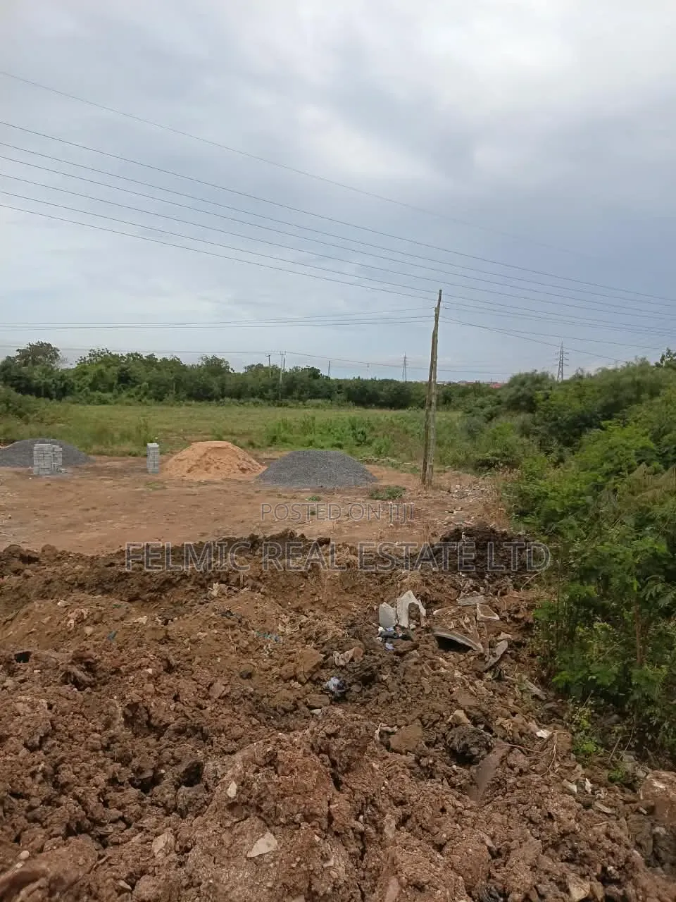 Roadside 6 Plots at Tema Community 25 for Sale in Community 25