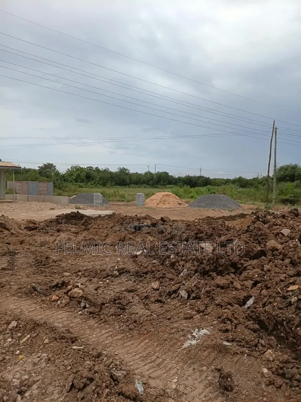 Roadside 6 Plots at Tema Community 25 for Sale in Community 25