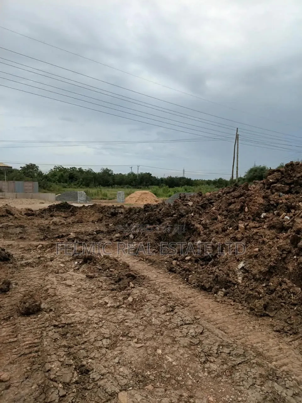 Roadside 6 Plots at Tema Community 25 for Sale in Community 25