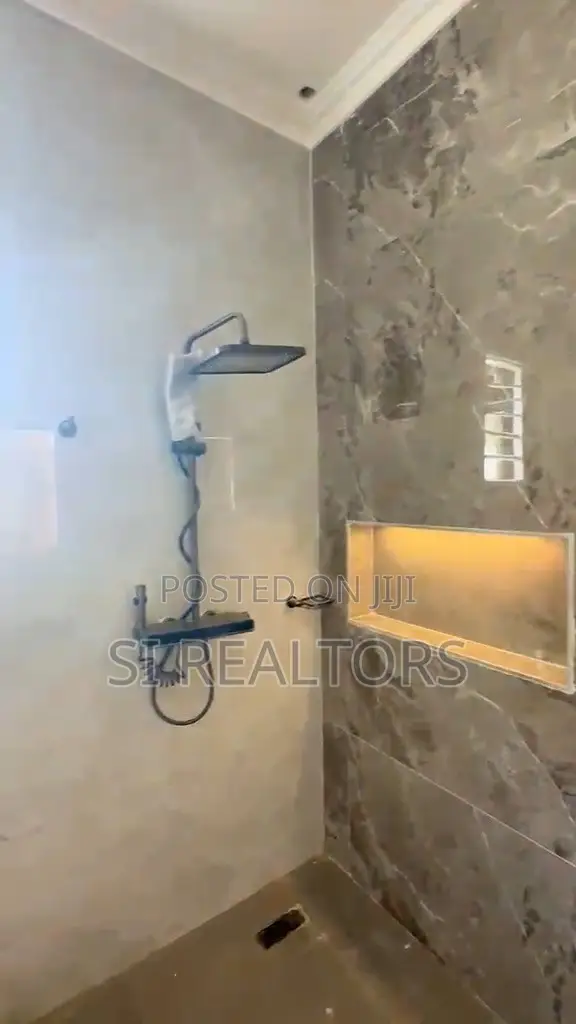 3bdrm Bungalow in Spintex, Manet Court for sale in Manet Court