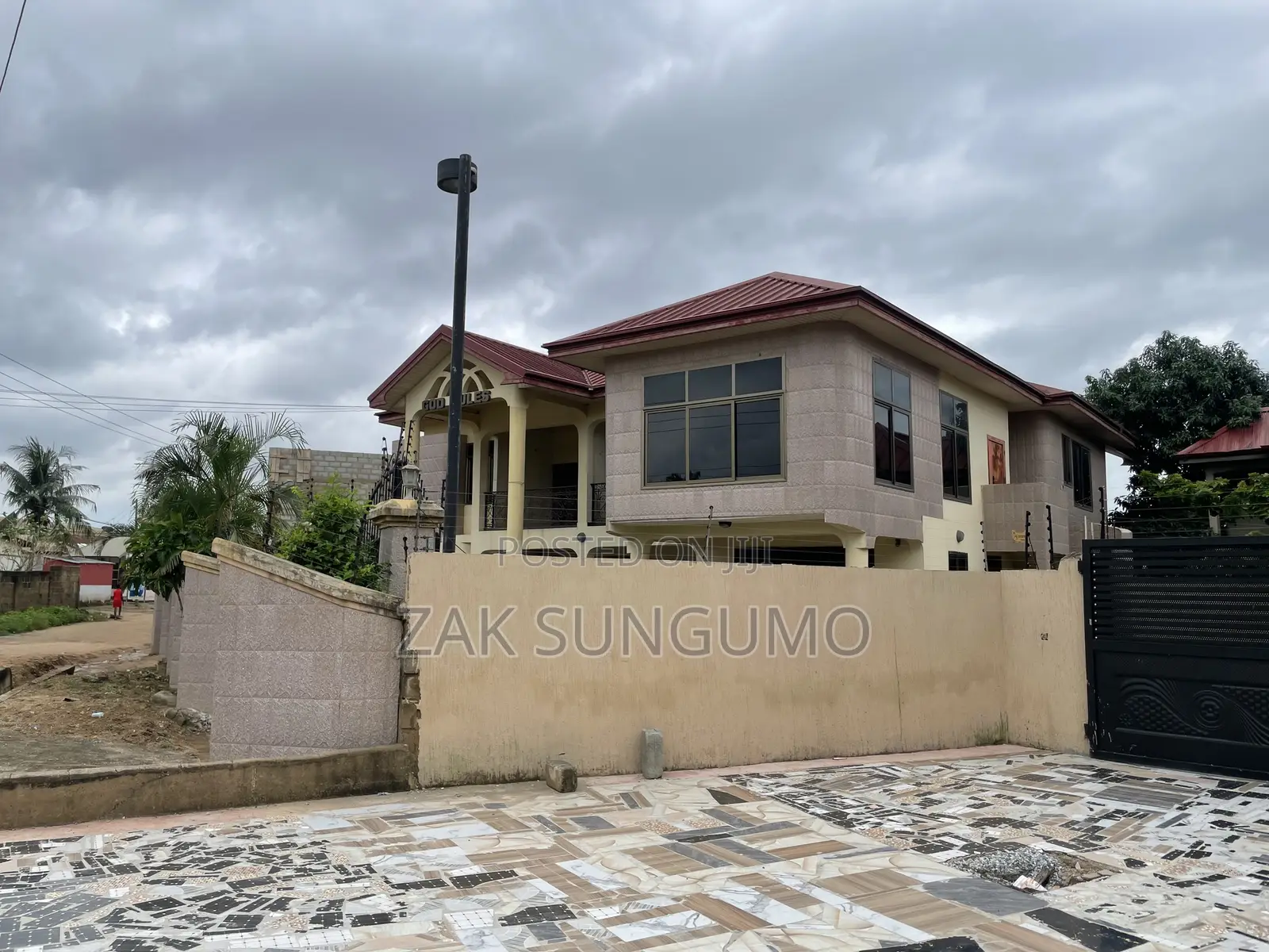 12bdrm House in Sl Agency, Kasoa for sale in Kasoa