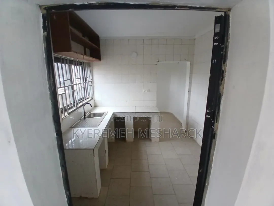 3bdrm Apartment in Madina Libya 🇱🇾, Zongo Junction for rent in Zongo Junction