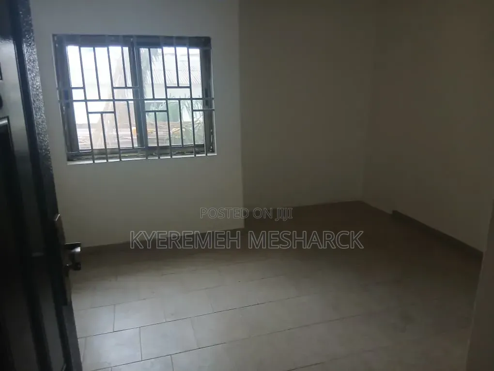 3bdrm Apartment in Madina Libya 🇱🇾, Zongo Junction for rent in Zongo Junction
