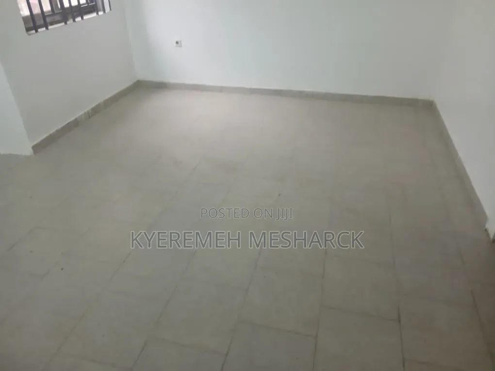 3bdrm Apartment in Madina Libya 🇱🇾, Zongo Junction for rent in Zongo Junction