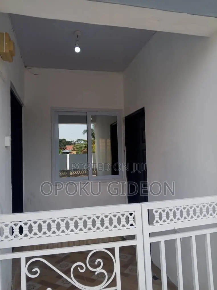 1bdrm Room & Parlour in Canada, Olebu for rent in Olebu