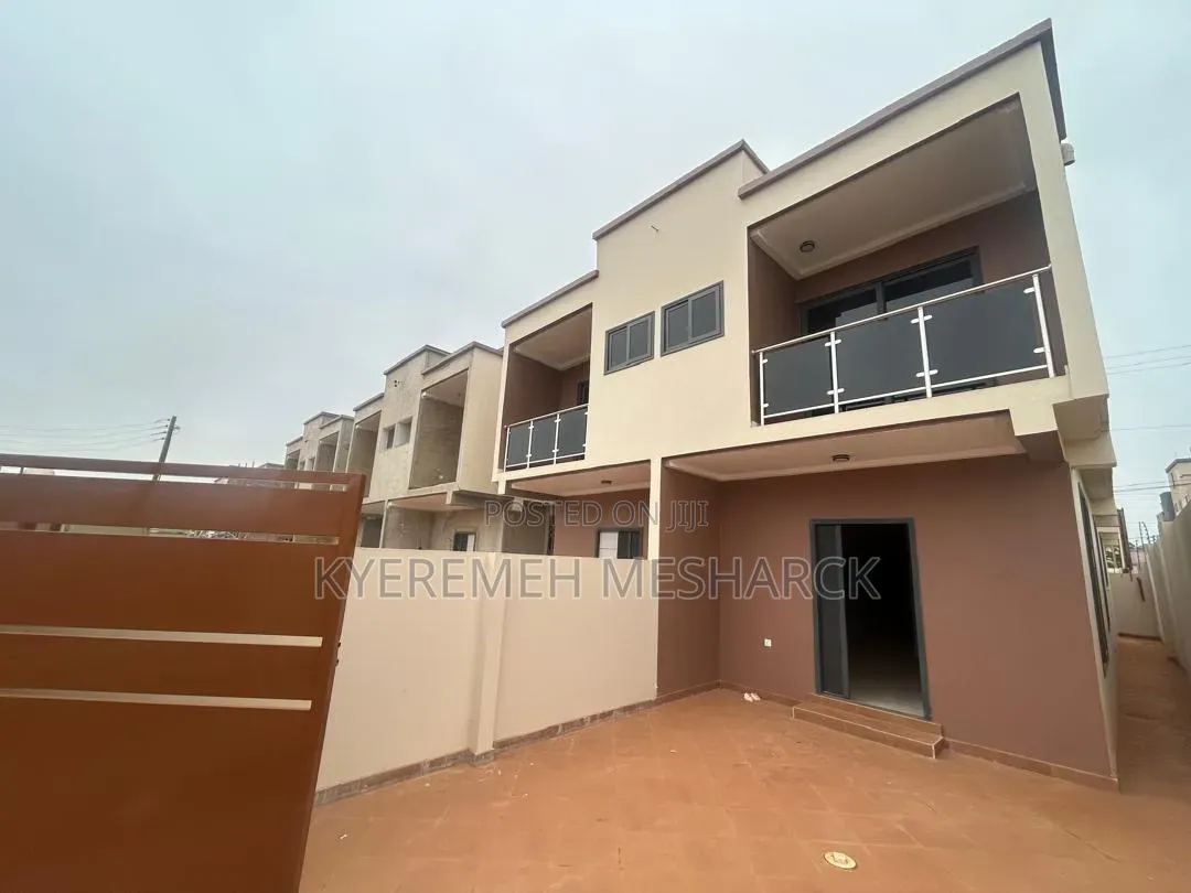 3bdrm Duplex in Pantang Agbogba, Ablorh Adjei for sale in Ablorh Adjei
