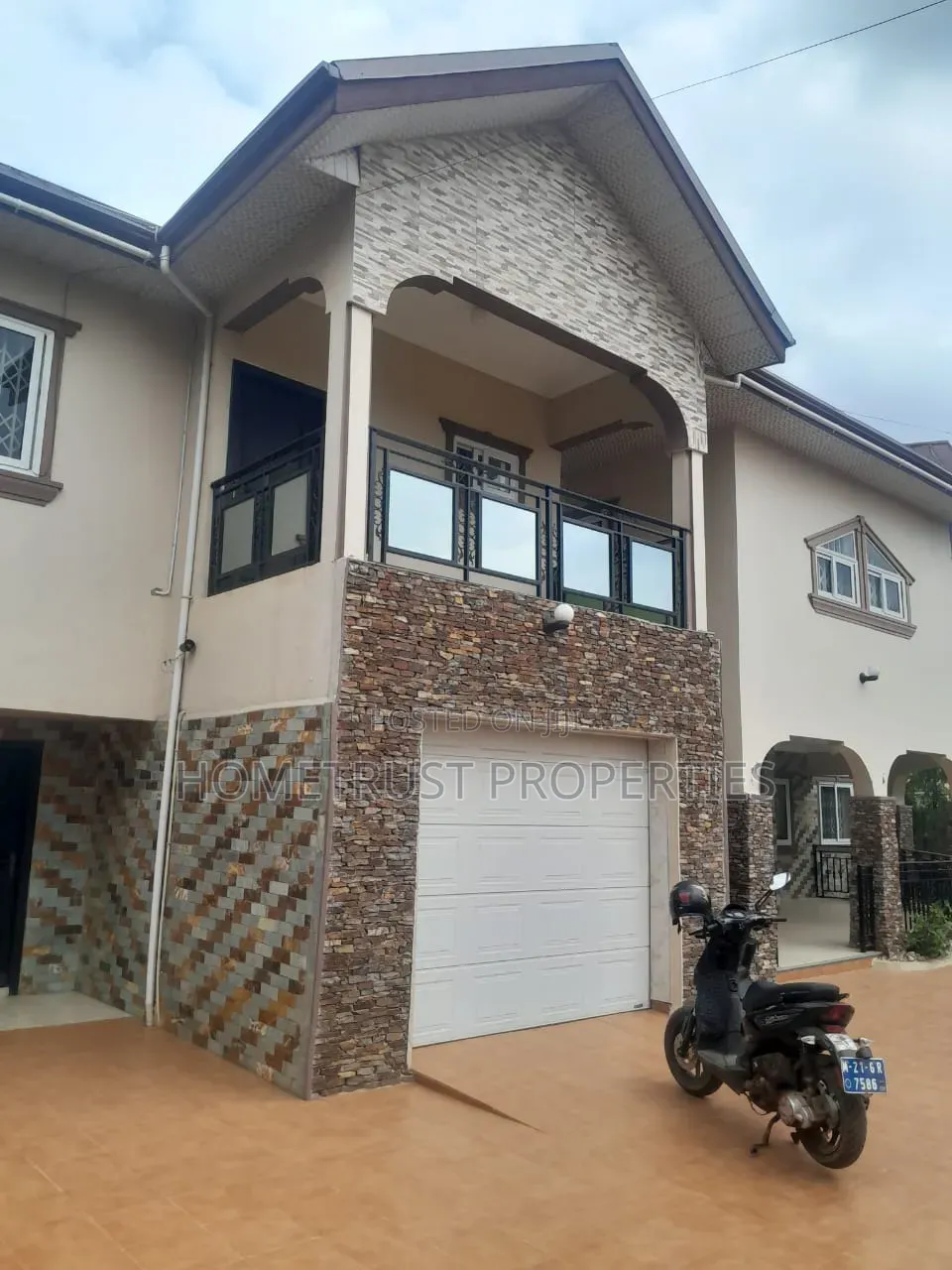7bdrm Duplex in Botwe School, Nmai-Dzorn for rent in Nmai-Dzorn