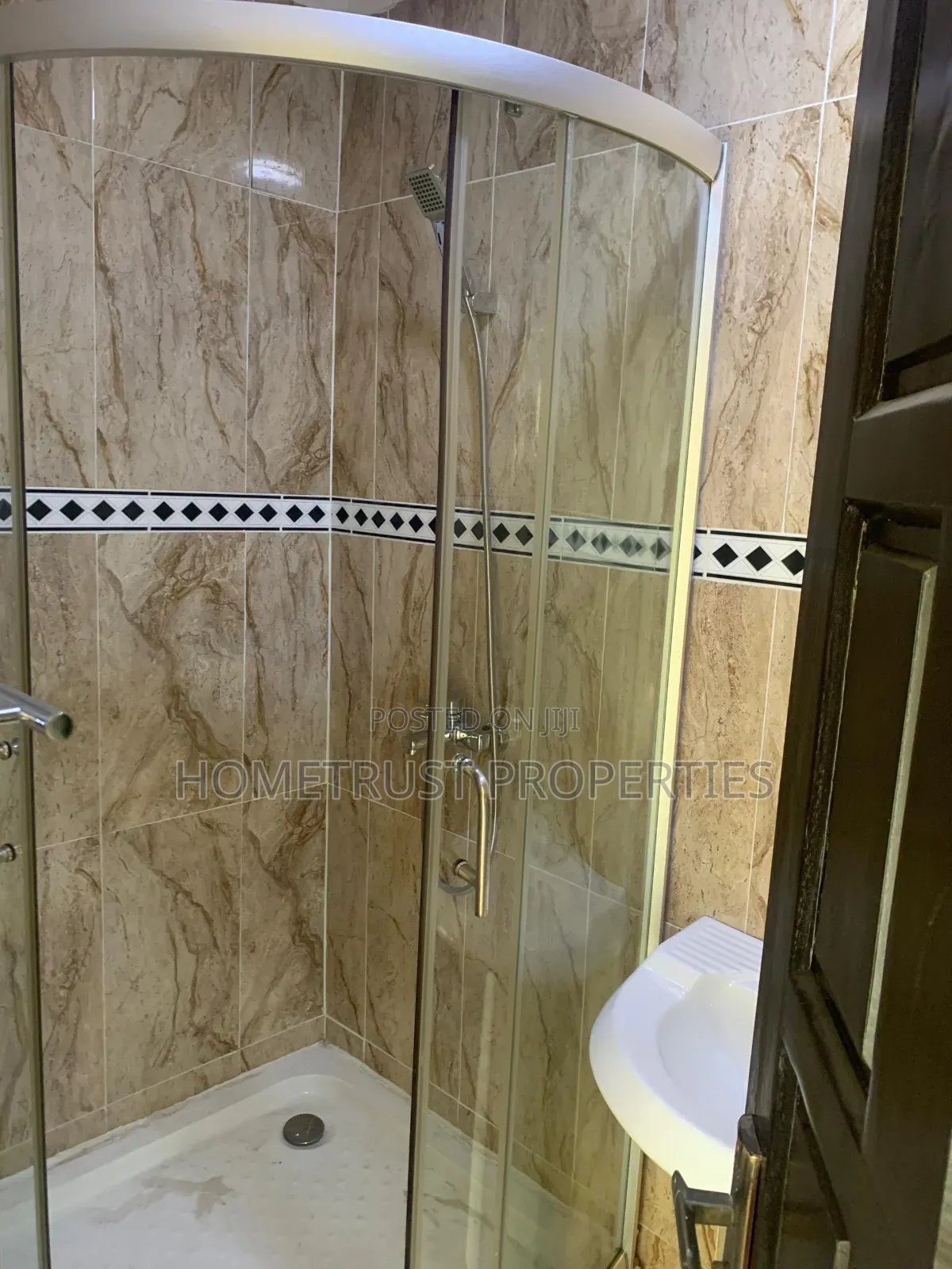 7bdrm Duplex in Botwe School, Nmai-Dzorn for rent in Nmai-Dzorn
