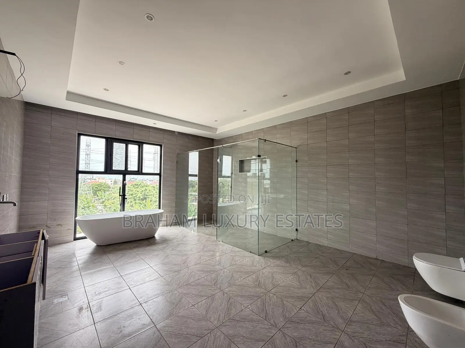 4bdrm House in Braham Luxury, East Legon for sale in East Legon