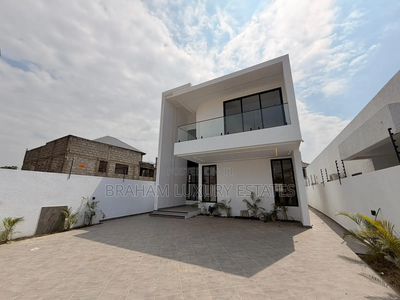 4bdrm House in Braham Luxury for sale in Lake Side Estate