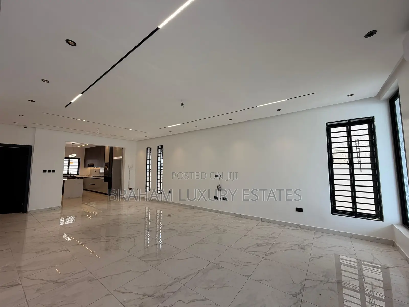 4bdrm House in Braham Luxury for sale in Lake Side Estate