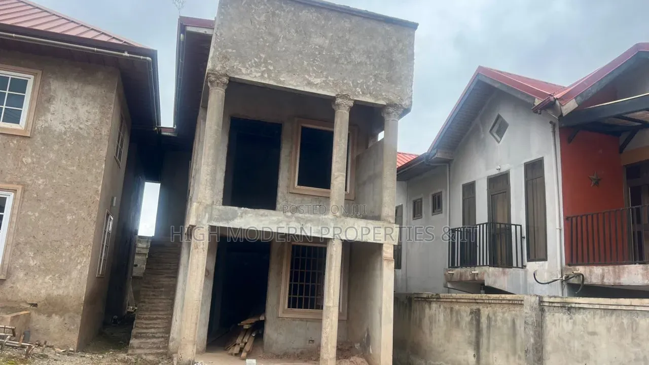 3bdrm House in Kwabenya Abuom for sale in Kwabenya