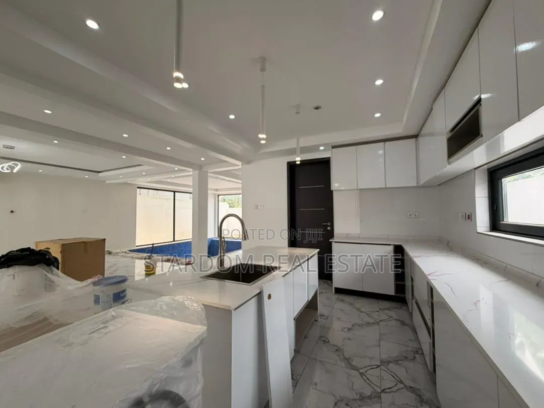 4bdrm Duplex in Adjiringanor, Ability for sale in Ability