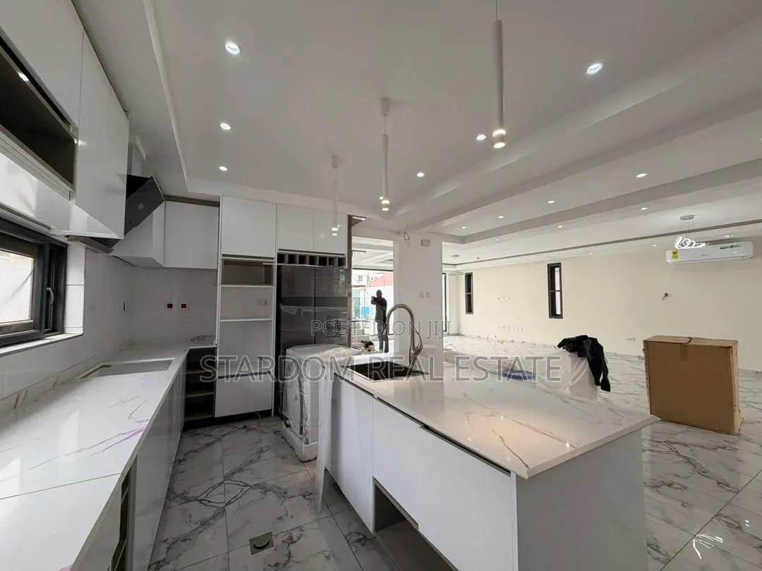 4bdrm Duplex in Adjiringanor, Ability for sale in Ability