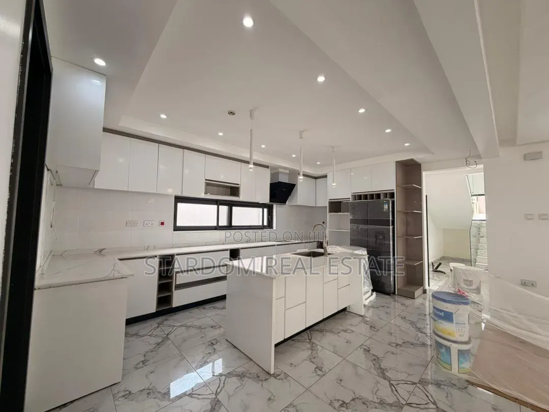 4bdrm Duplex in Adjiringanor, Ability for sale in Ability