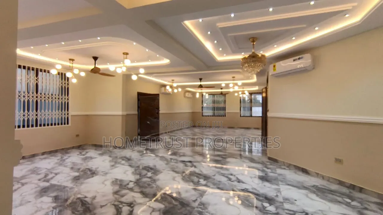 6bdrm Duplex in Tseaddo for rent in Tseaddo