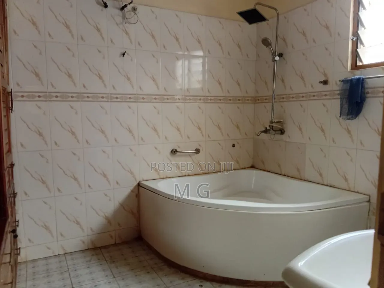 Furnished 3bdrm House in Devtraco, Tema, Community 25 for rent in Community 25