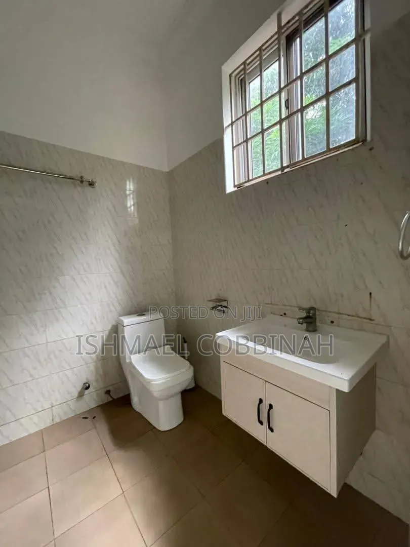 4bdrm House in Ishmit Housing Hub, Baatsona Total for rent in Baatsona Total