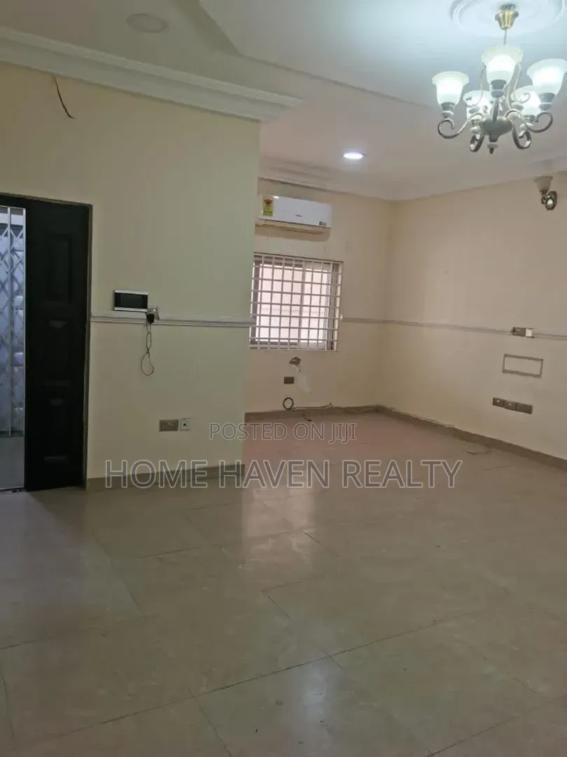 5bdrm House in Spintex Total for rent in Baatsona Total