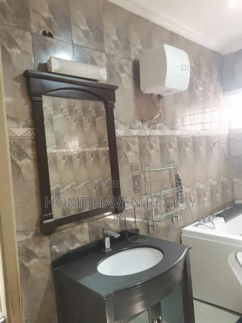5bdrm House in Spintex Total for rent in Baatsona Total