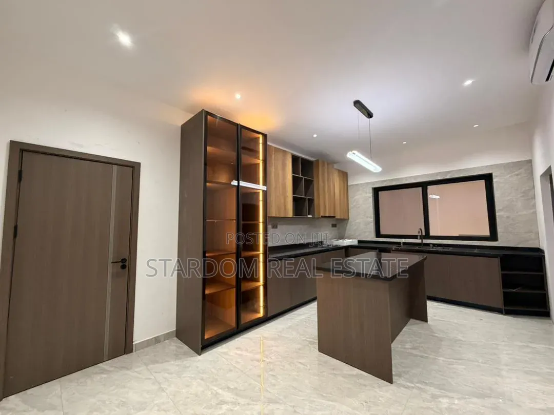 4bdrm Duplex in Adjiringanor, Ability for sale in Ability