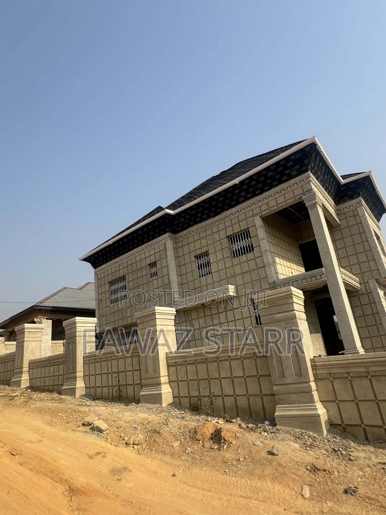 5bdrm Apartment in Good Jobs, Atwima Kwanwoma for sale in Atwima Kwanwoma