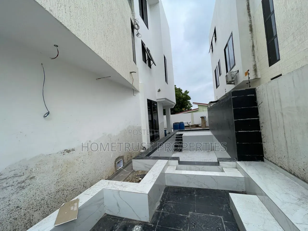 4bdrm Duplex in Labone, Celsbridge Area for rent in Celsbridge Area